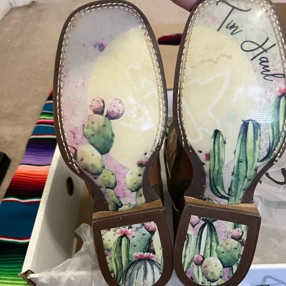 NIB Women’s Tin Haul Boots - Picture 3 of 3